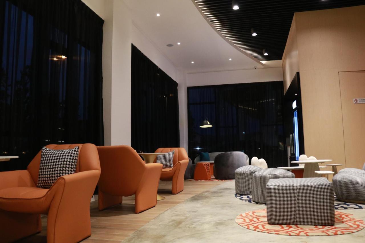 Otel Hotel Suite シブ エクステリア 写真